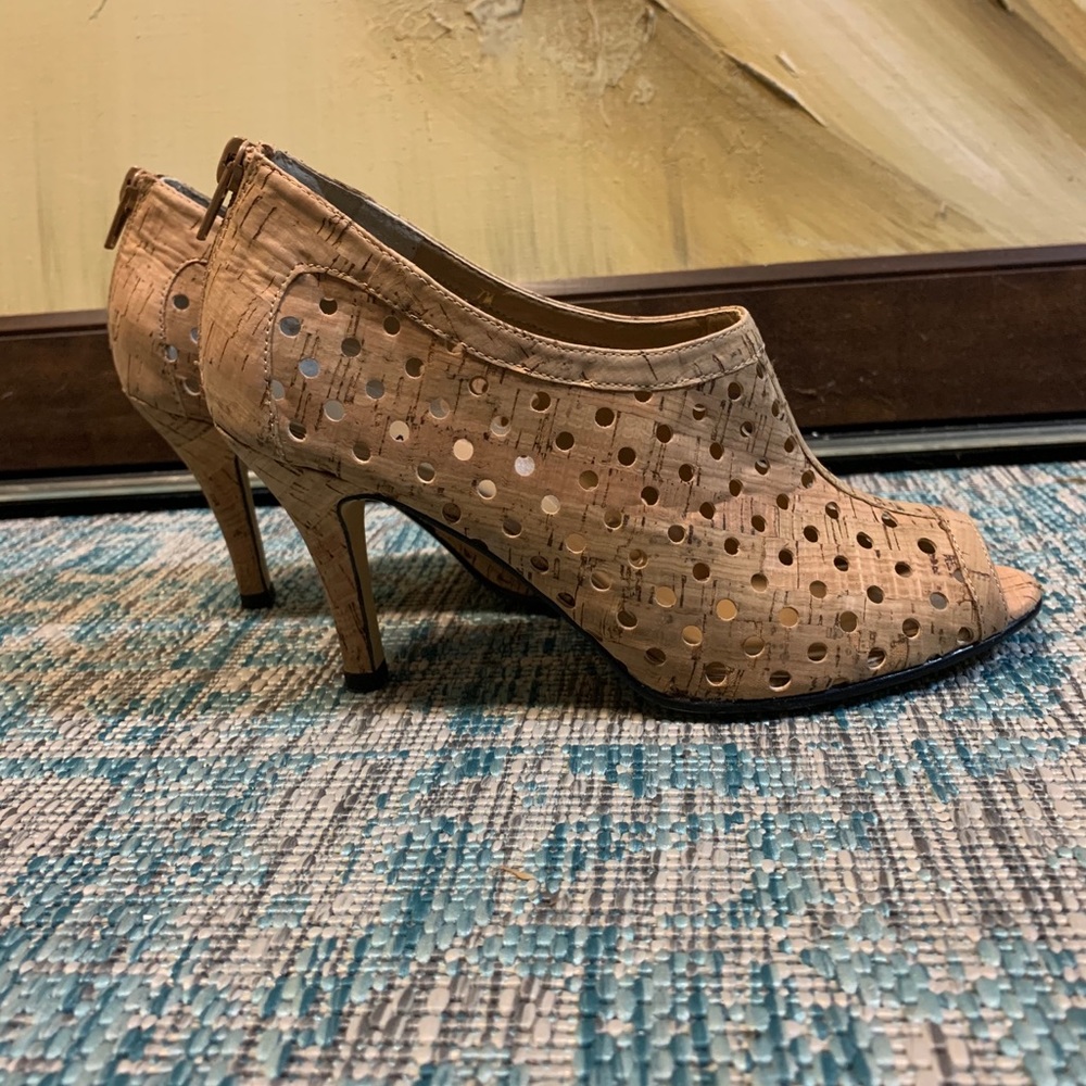 Vaneli Corkscrew Heels